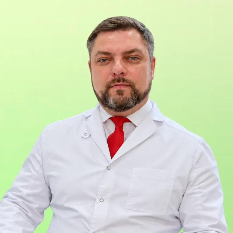 Главный врач клиники на Бородина 1И